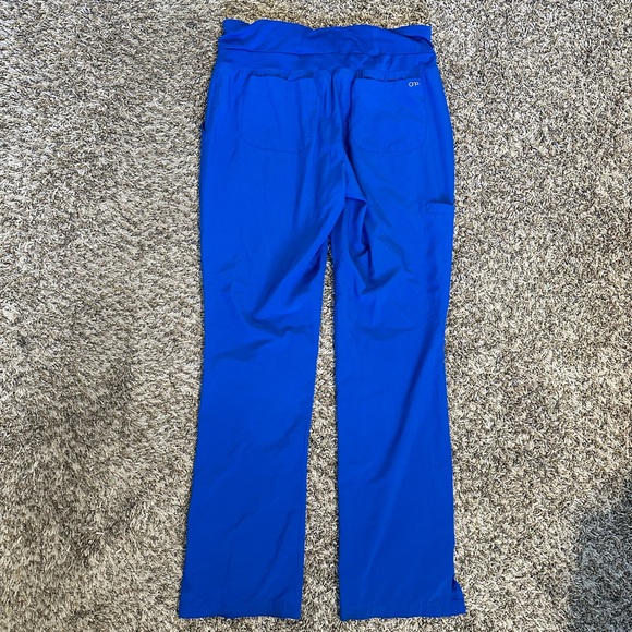 Lightweight Scrubs set - Picture 2 of 9